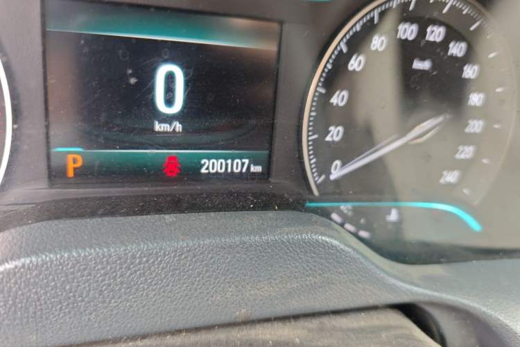 Used Buick GT 2018 15T Dual-Clutch Elite Model China V Standard Odometer Close Up