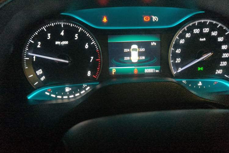 Used Buick GT 2018 18T Automatic Elite Model Odometer Close Up