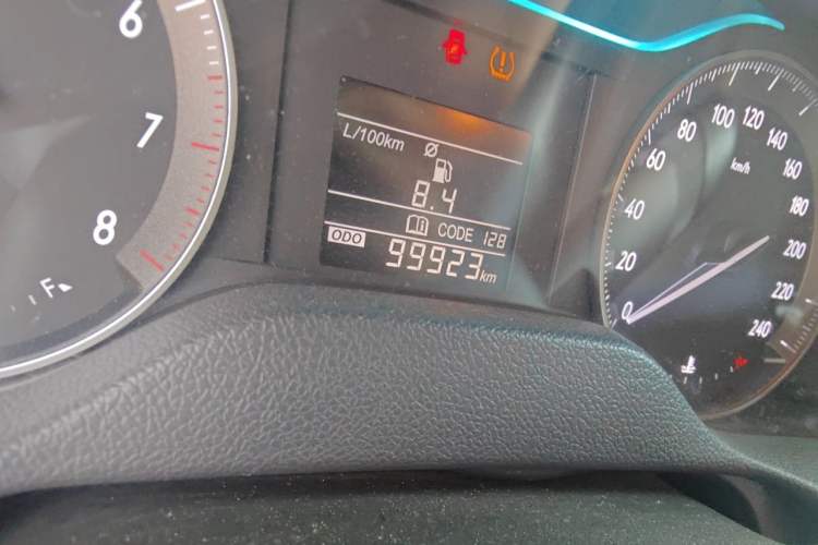 Used Buick GT 2018 15T Manual Entry-Level Version China V Standard Odometer Close Up