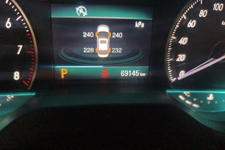 Used Buick GT 2018 15T Dual-Clutch Elite Model China V Standard Odometer Close Up