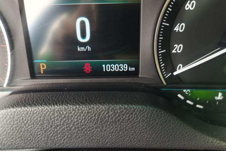 Used Buick GT 2018 18T Automatic Elite Model Odometer Close Up