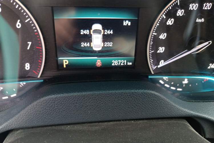 Used Buick GT 2018 18T Automatic Elite Model Odometer Close Up