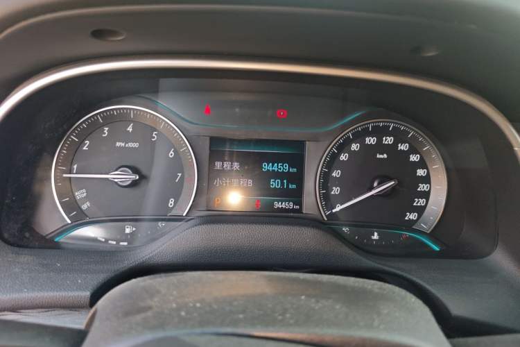 Used Buick GT 2018 18T Automatic Elite Model Odometer Close Up