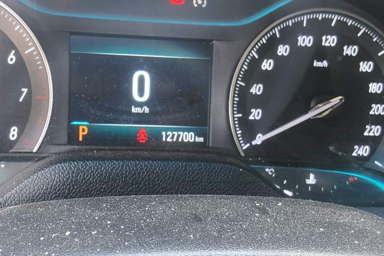 Used Buick GT 2018 15T Dual-Clutch Elite Model China V Standard Odometer Close Up