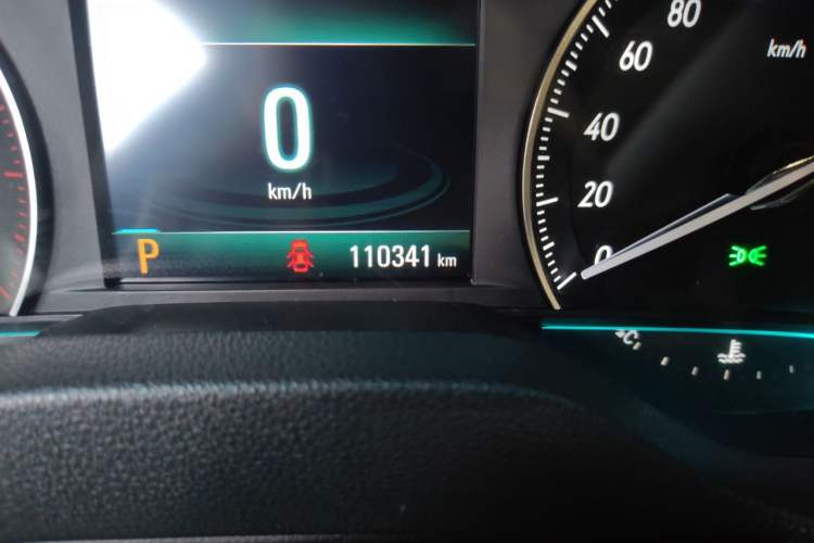 Used Buick GT 2018 18T Automatic Elite Model Odometer Close Up