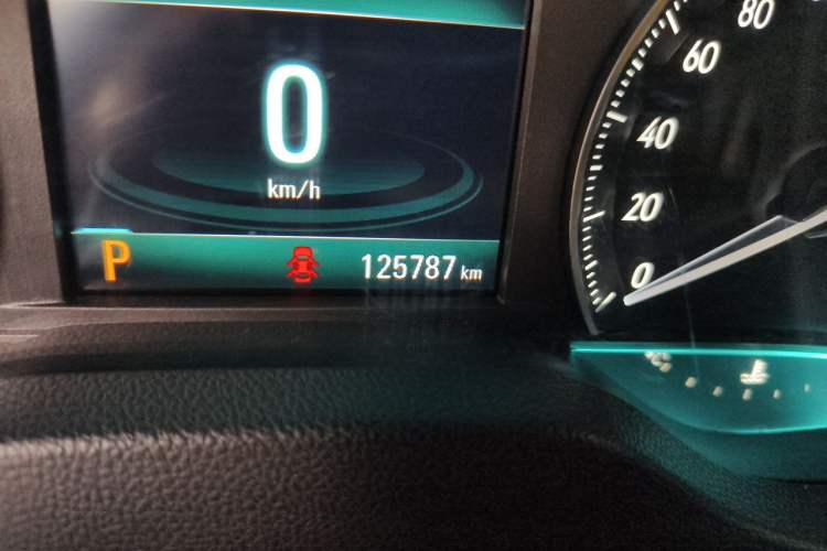 Used Buick GT 2018 18T Automatic Elite Model Odometer Close Up