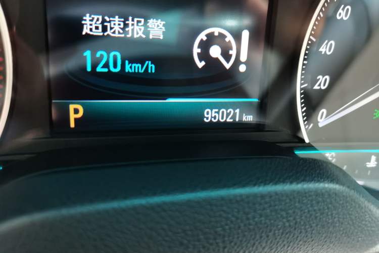 Used Buick GT 2018 15T Dual-Clutch Elite Model China V Standard Odometer Close Up