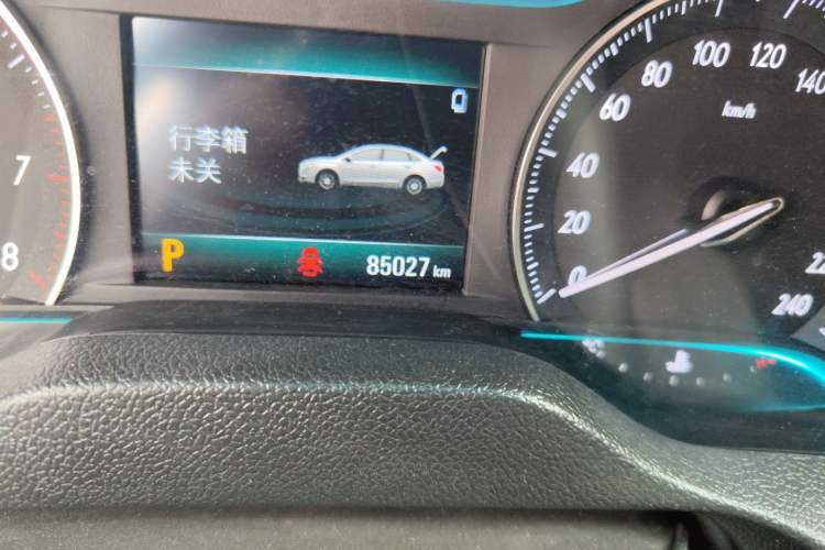 Used Buick GT 2018 18T Automatic Elite Model Odometer Close Up
