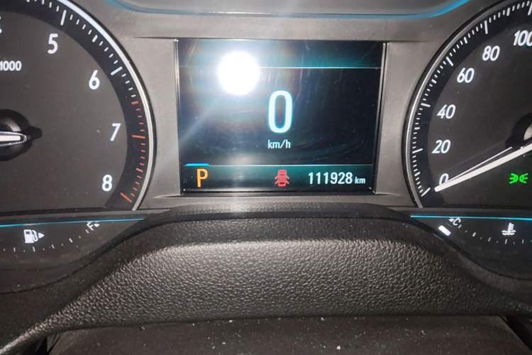 Used Buick GT 2018 18T Automatic Elite Model Odometer Close Up