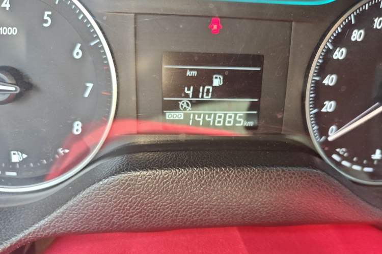 Used Buick GT 2018 15T Manual Entry-Level Version China V Standard Odometer Close Up