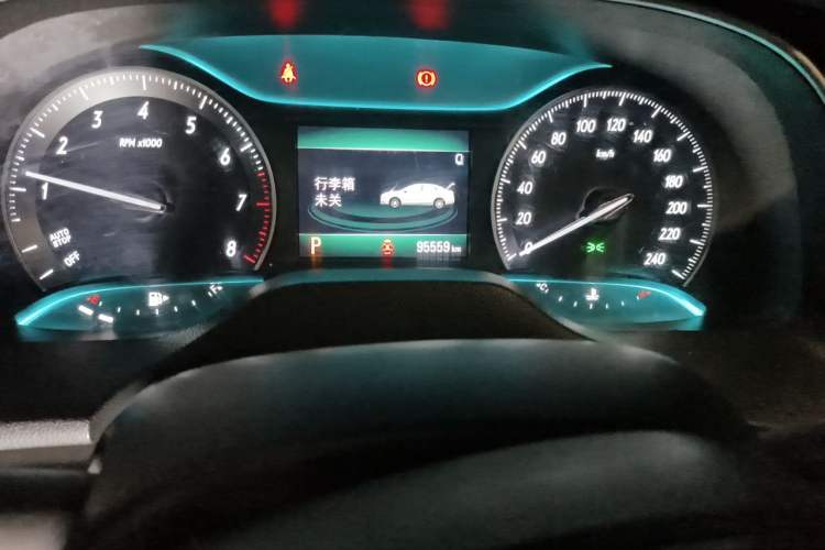 Used Buick GT 2018 15T Dual-Clutch Elite Model China V Standard Odometer Close Up