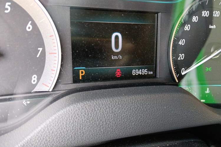 Used Buick GT 2018 15T Dual-Clutch Elite Model China V Standard Odometer Close Up