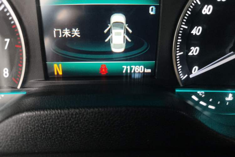 Used Buick GT 2018 18T Automatic Elite Model Odometer Close Up
