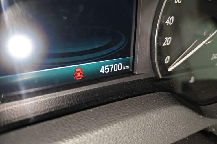 Used Buick GT 2018 15T Dual-Clutch Elite Model China V Standard Odometer Close Up