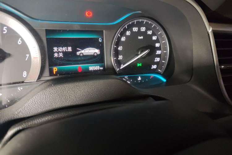 Used Buick GT 2018 18T Automatic Elite Model Odometer Close Up