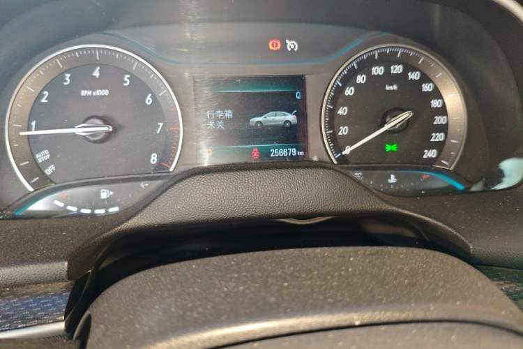 Used Buick GT 2018 18T Automatic Elite Model Odometer Close Up