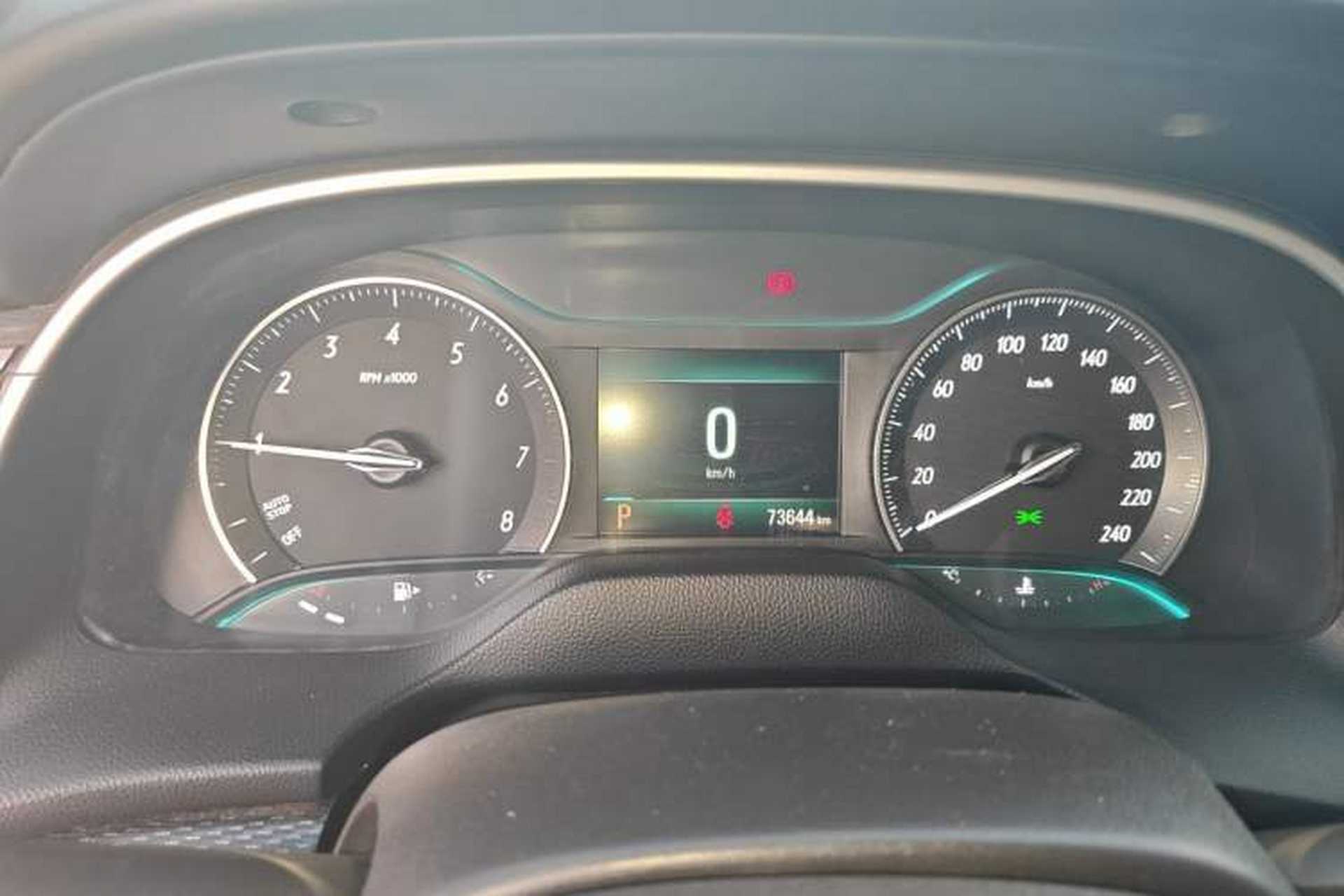 Used Buick GT 2018 18T Automatic Flagship Model Odometer Close Up