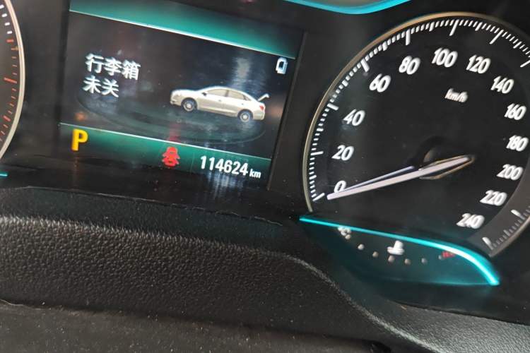 Used Buick GT 2018 18T Automatic Elite Model Odometer Close Up