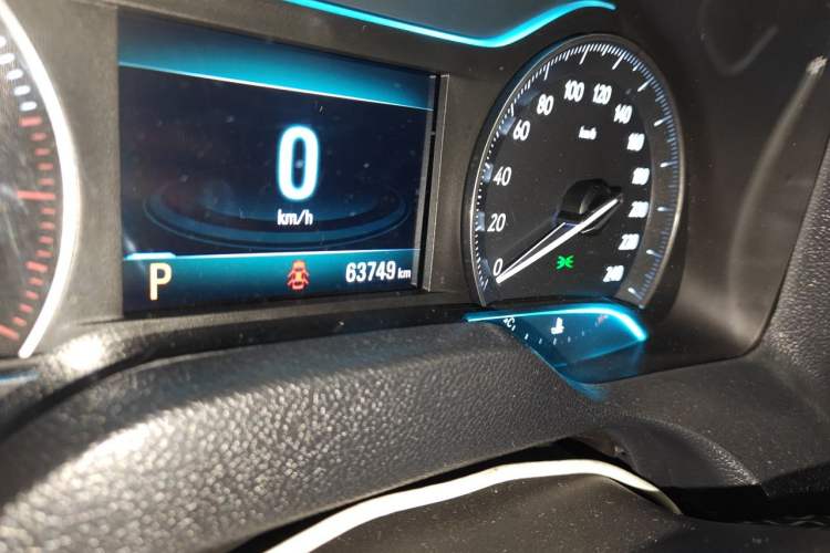 Used Buick GT 2018 18T Automatic Elite Model Odometer Close Up