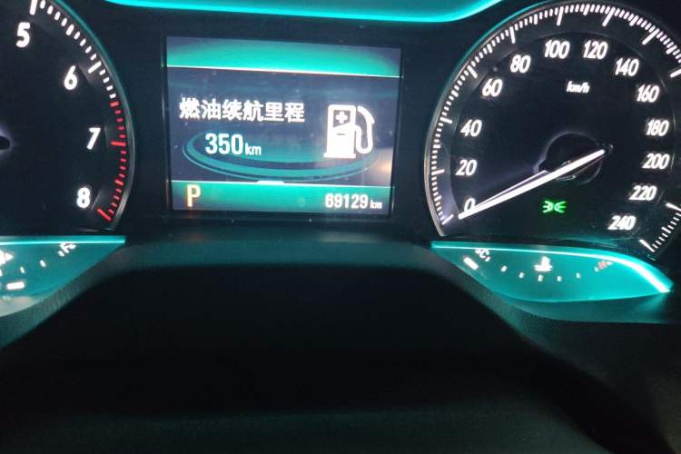 Used Buick GT 2018 18T Automatic Flagship Model Odometer Close Up
