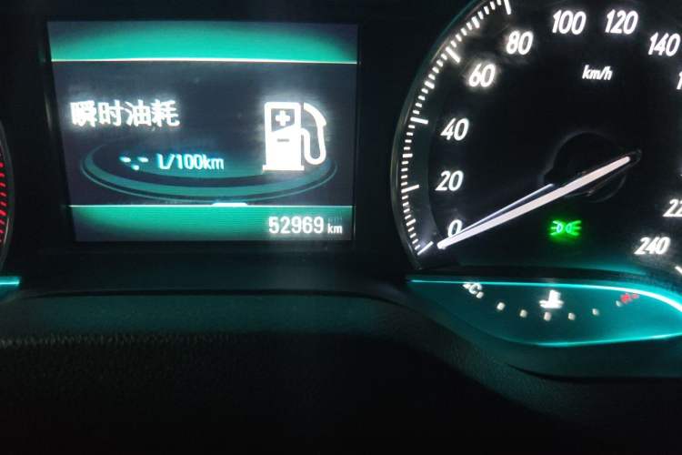 Used Buick GT 2018 15T Manual Elite Version China V Standard Odometer Close Up