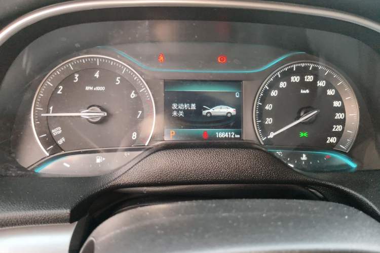 Used Buick GT 2018 18T Automatic Elite Model Odometer Close Up