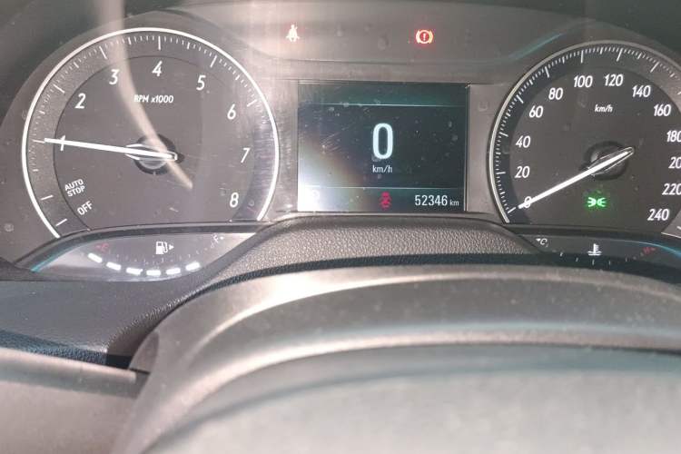 Used Buick GT 2018 18T Automatic Elite Model Odometer Close Up
