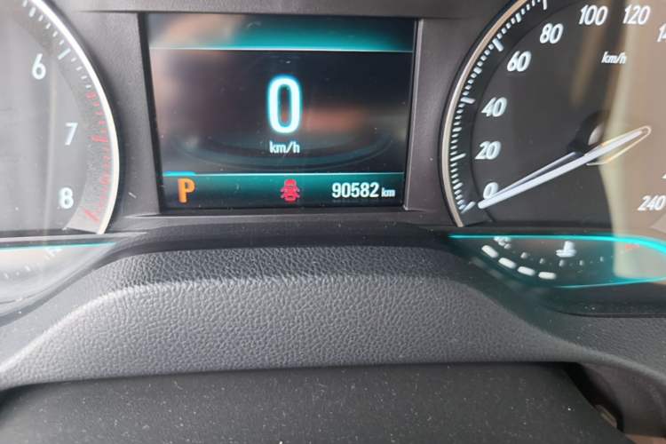 Used Buick GT 2018 15T Dual-Clutch Elite Model China V Standard Odometer Close Up
