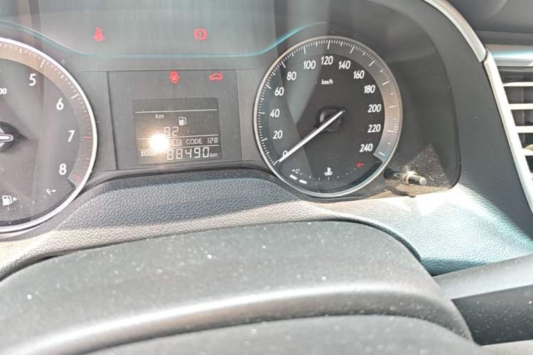 Used Buick GT 2018 15T Manual Entry-Level Version China V Standard Odometer Close Up