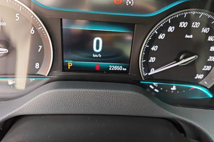 Used Buick GT 2018 15T Dual-Clutch Elite Model China V Standard Odometer Close Up