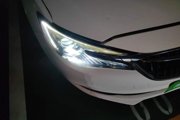 Used Buick GT 2018 15T Manual Elite Version China V Standard Right Front Headlight