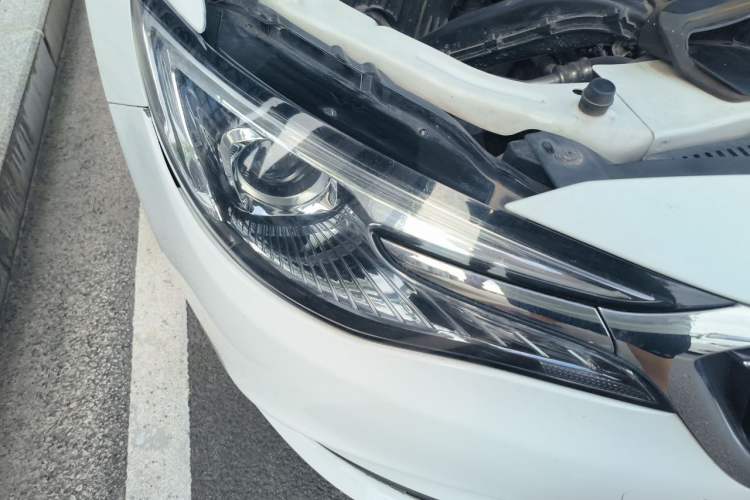 Used Buick GT 2018 15T Manual Elite Version China V Standard Right Front Headlight
