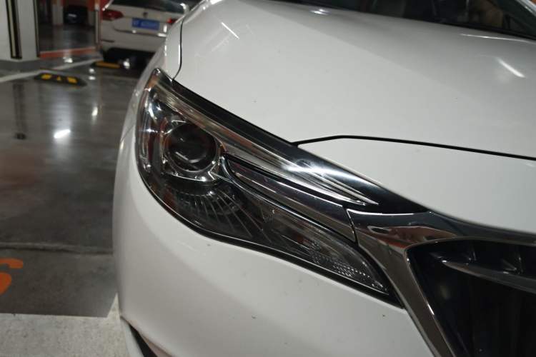 Used Buick GT 2018 15T Dual-Clutch Elite Model China V Standard Right Front Headlight