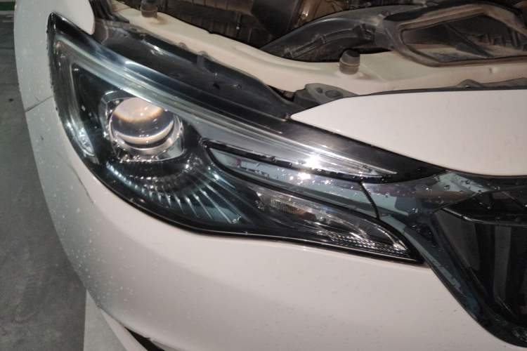 Used Buick GT 2018 15T Dual-Clutch Elite Model China V Standard Right Front Headlight