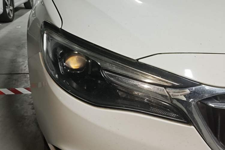 Used Buick GT 2018 18T Automatic Elite Model Right Front Headlight