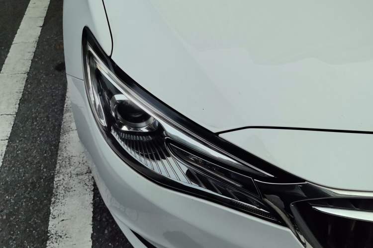 Used Buick GT 2018 15T Dual-Clutch Elite Model China V Standard Right Front Headlight