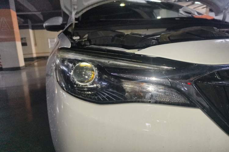 Used Buick GT 2018 15T Dual-Clutch Elite Model China V Standard Right Front Headlight