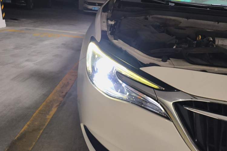 Used Buick GT 2018 18T Automatic Elite Model Right Front Headlight