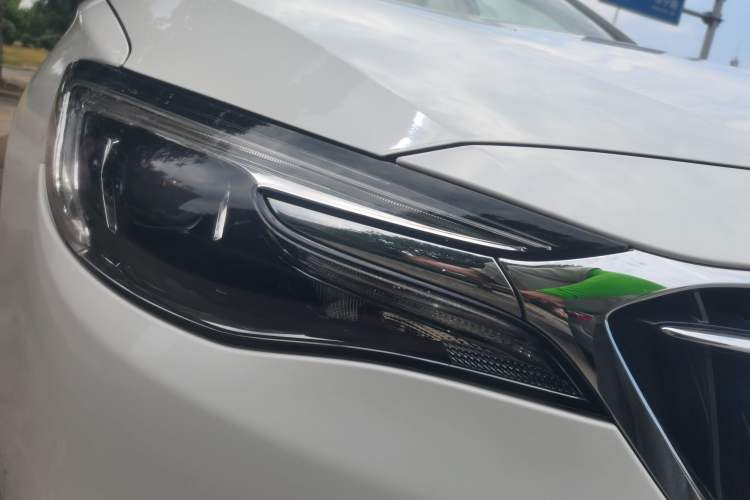 Used Buick GT 2018 18T Automatic Elite Model Right Front Headlight