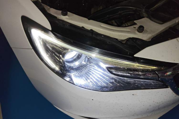Used Buick GT 2018 15T Dual-Clutch Advanced Model China V Standard Right Front Headlight