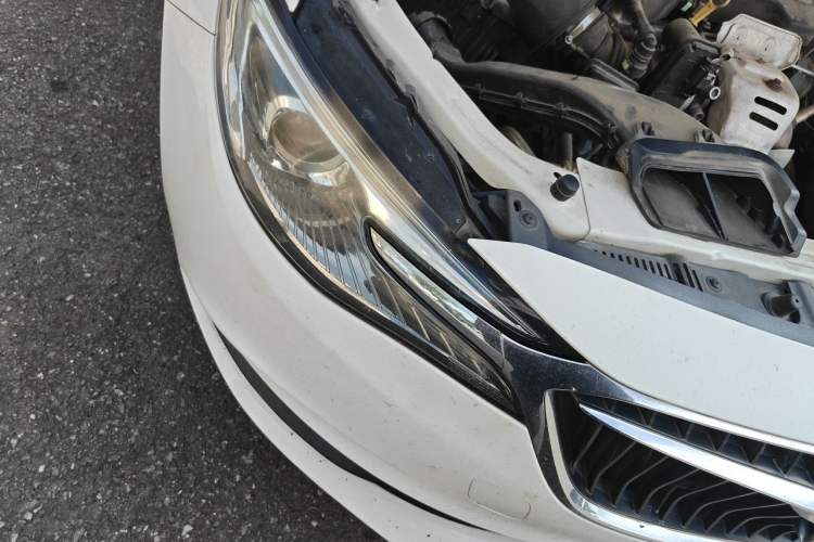 Used Buick GT 2018 15T Dual-Clutch Elite Model China V Standard Right Front Headlight