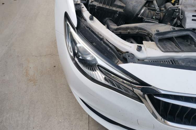Used Buick GT 2018 15T Dual-Clutch Elite Model China V Standard Right Front Headlight