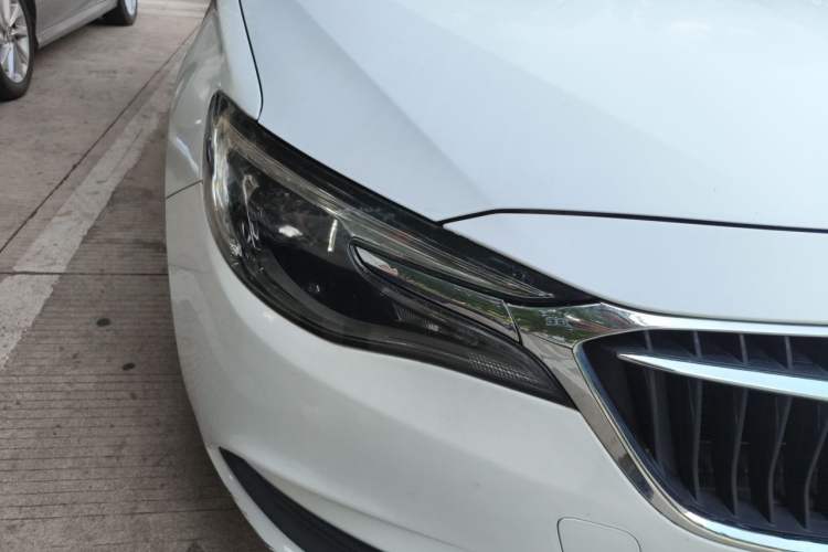 Used Buick GT 2018 18T Automatic Elite Model Right Front Headlight