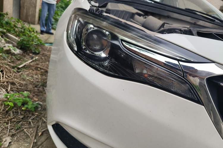 Used Buick GT 2018 15T Dual-Clutch Elite Model China V Standard Right Front Headlight
