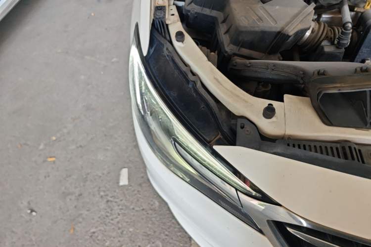 Used Buick GT 2018 18T Automatic Elite Model Right Front Headlight
