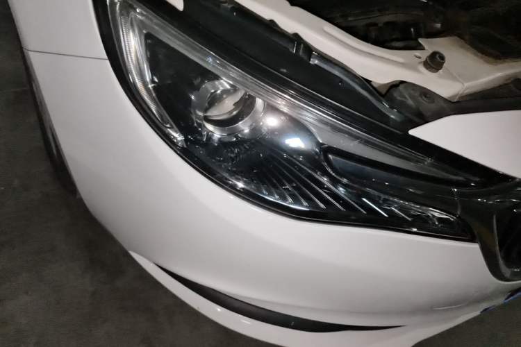 Used Buick GT 2018 15T Dual-Clutch Elite Model China V Standard Right Front Headlight