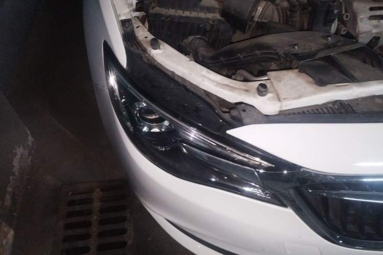 Used Buick GT 2018 15T Manual Elite Version China V Standard Right Front Headlight