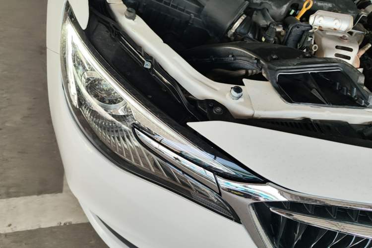Used Buick GT 2018 15T Dual-Clutch Elite Model China V Standard Right Front Headlight