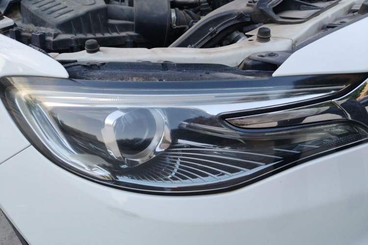 Used Buick GT 2018 15T Dual-Clutch Elite Model China V Standard Right Front Headlight