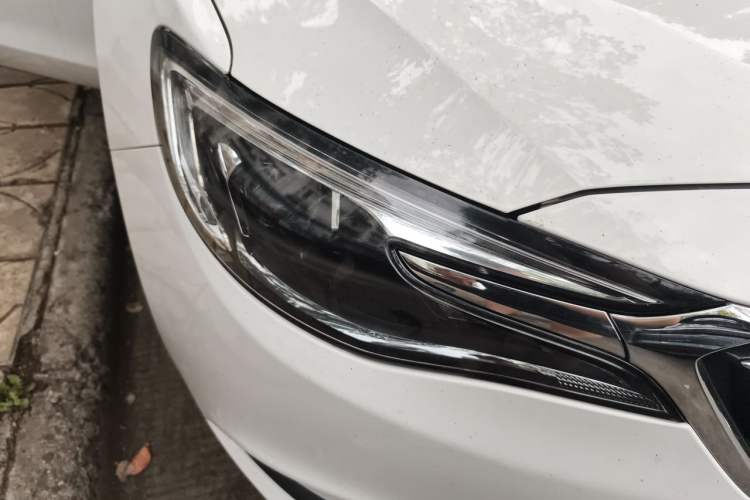 Used Buick GT 2018 18T Automatic Elite Model Right Front Headlight